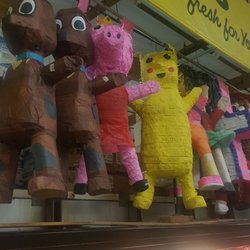 Food 4 Less - Piñatas