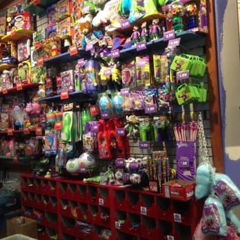 Chuck E. Cheese - So many cheapie toys. - Pizza Near Me - Pasadena, California