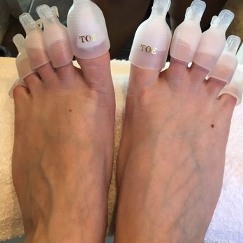 Iriss Rose - Adorable and smart toe clippy things to help dissolve my gel polish! Funner than the standard tin foil method! - Nail Technicians Near Me - Oroville, California