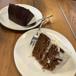 Brunch Corner - Carrot cake and chocolate cake