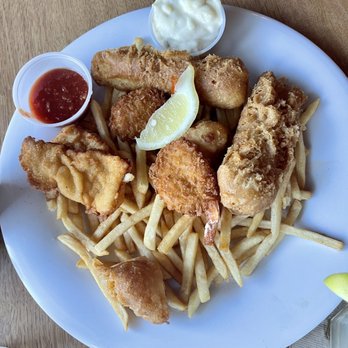 The Lobster Trap - Fried Seafood Platter - Seafood Near Me - Avalon, California The Lobster Trap - Fried Seafood Platter - Seafood Near Me - Avalon, California