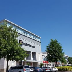 100 Oaks Mall - Front