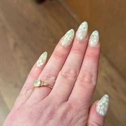 L'acqua Nails and Lashes