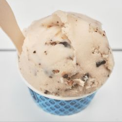Pampas Helados Argentinos - Super Peanut Butter. Rich & creamy with chunks of chocolates and peanut butter.