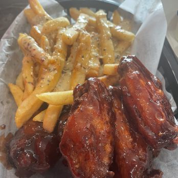 R&R Extreme Wings - Habanero wings w/ Parmesan garlic sauce - Chicken Wings Near Me - Indianapolis, Indiana R&R Extreme Wings - Habanero wings w/ Parmesan garlic sauce - Chicken Wings Near Me - Indianapolis, Indiana
