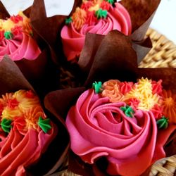 Cupcakes By Essi - Fall in love with buttercream