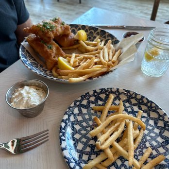 The Hampton Social - Naples - Fish and chips - New American Near Me - Naples, Florida