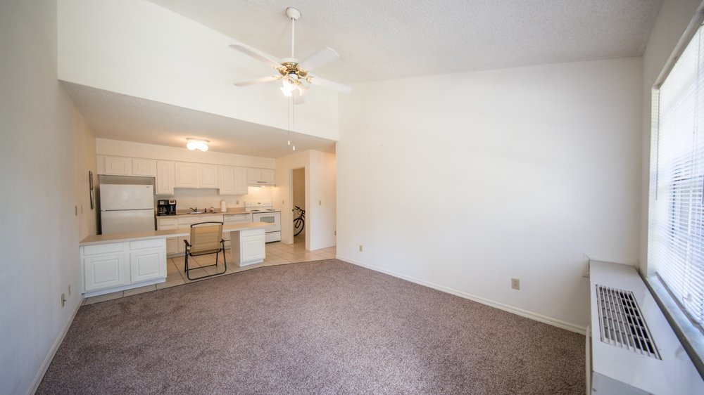 LEMANS APARTMENTS Updated September 2024 3210 Lakeview Dr, Sebring