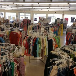 Fresh Start Animal Outreach - Many name brand clothing choices!