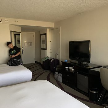 Hilton Long Beach - Hotels Near Me - Long Beach, California Hilton Long Beach - Hotels Near Me - Long Beach, California