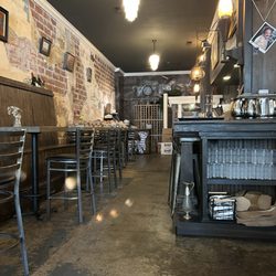 Blind Pig - Interior