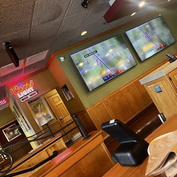 Applebee's Grill + Bar - Screens - American Near Me - Lodi, California