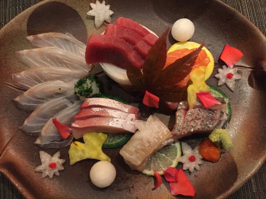 En Japanese kitchen & Sake bar by null