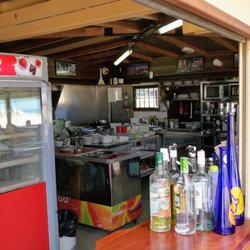 Restaurant La Tasca - Imbiss, der gerne mehr wäre: Blick in die Küche.