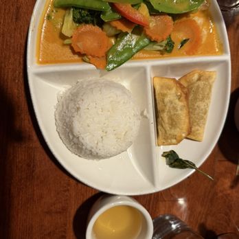 Bangkok Cuisine - Veg Mixed Vegetable Red Curry* - Thai Near Me - Reno, Nevada Bangkok Cuisine - Veg Mixed Vegetable Red Curry* - Thai Near Me - Reno, Nevada