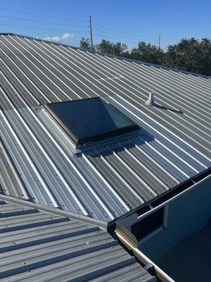 Florida Native Roofing Logo