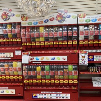 Schwietert's Cones & Candy - a display of candy - Candy Stores Near Me - Cannon Beach, Oregon Schwietert's Cones & Candy - a display of candy - Candy Stores Near Me - Cannon Beach, Oregon
