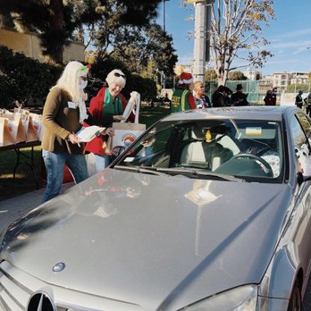 Becker's Bakery - Picking up 2021 Older Adults Program Manhattan Beach Holiday Meal and Gifts! Beckers Cookies were the highlight! - Bakeries Near Me - Manhattan Beach, California