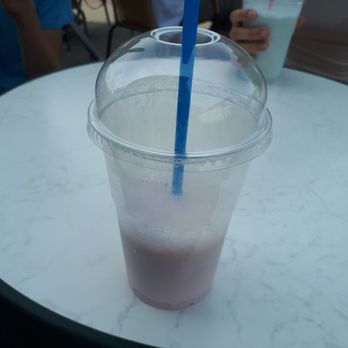 Zum Eismann - Drachenfrucht Milchshake - Ice Cream & Frozen Yogurt Near Me - Dallgow-Döberitz, BB Zum Eismann - Drachenfrucht Milchshake - Ice Cream & Frozen Yogurt Near Me - Dallgow-Döberitz, BB