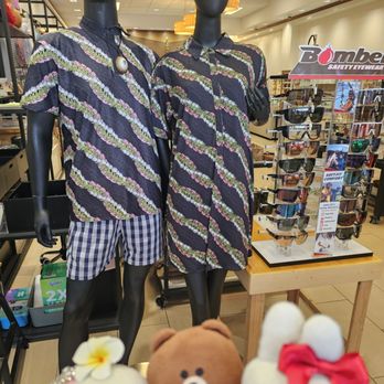 No'eau Designers - Cool displays - Gift Shops Near Me - Honolulu, Hawaii No'eau Designers - Cool displays - Gift Shops Near Me - Honolulu, Hawaii