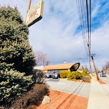 Brooklyn's Brick Oven Pizzeria - Outside - Pizza Near Me - Hackensack, New Jersey