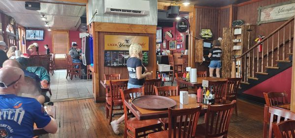 Beanie's Bar & Grill by null