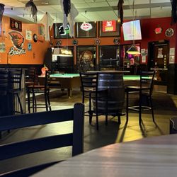 Spot On Sports Pub - Pool tables