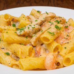 Foodies "the late night Restaurant" - Rigatoni chicken Carbonara and Ham in it