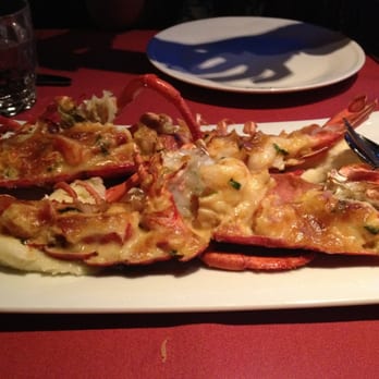 Le Filet - Lobster in hollandaise sauce - Seafood Near Me - Montreal, Quebec