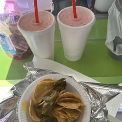 La Michoacana Natural Ice Cream - Nachos & aquas frescas