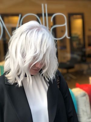 Lovella Salon by null