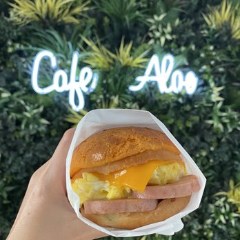 Cafe Aloe - Pineapple Bun - Cafes Near Me - Bellevue, Washington