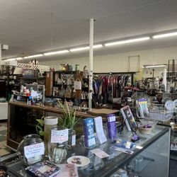 2nd Time Treasures - Thrifting treasures