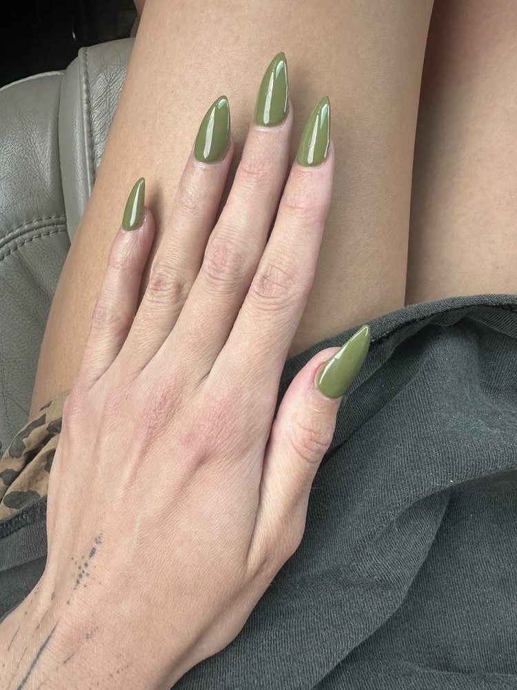 Top Nails Image
