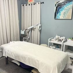 R's Wellness Spa - Treatment room at R's Wellness Spa
