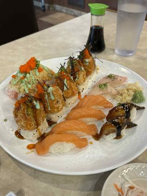 Maru Sushi by null