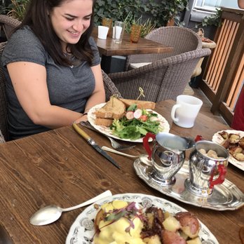 Le Sel Bistro - Dungeness Crab Benedict and Breakfast Sandwich - Breakfast & Brunch Near Me - Tacoma, Washington Le Sel Bistro - Dungeness Crab Benedict and Breakfast Sandwich - Breakfast & Brunch Near Me - Tacoma, Washington