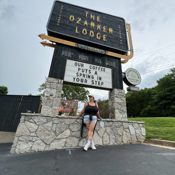 The Ozarker Lodge - Hotels Near Me - Branson, Missouri The Ozarker Lodge - Hotels Near Me - Branson, Missouri
