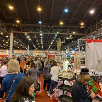 Houston Ballet Nutcracker Market - Lotssss of ladies shopping - Festivals Near Me - Houston, Texas Houston Ballet Nutcracker Market - Lotssss of ladies shopping - Festivals Near Me - Houston, Texas