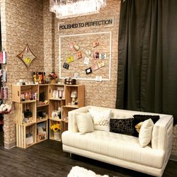 Onyx Nail Lounge