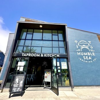 Humble Sea Brewing - Outside - Beer Gardens Near Me - Pacifica, California