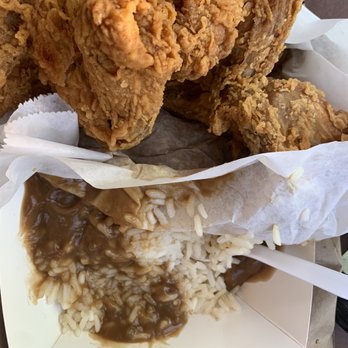 Chicken Plus - 4 piece wing combo w/ rice and gravy - Chicken Shop Near Me - Houston, Texas