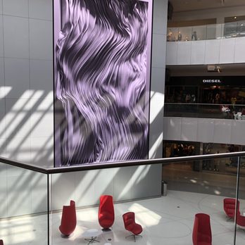 Beverly Center - Pretty cool display. Seems to show a 3D illusion with textures. - Shopping Centers Near Me - Los Angeles, California Beverly Center - Pretty cool display. Seems to show a 3D illusion with textures. - Shopping Centers Near Me - Los Angeles, California