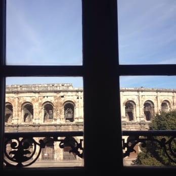 Le Cheval Blanc - Encore mieux sous le soleil, ça fait son petit effet au réveil ! - Hotels Near Me - Nîmes, 13