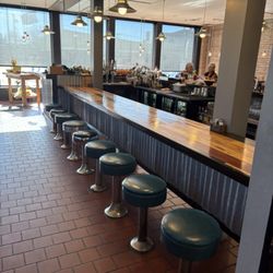 Insula - Bar seating