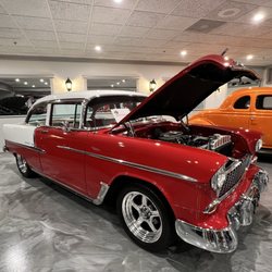 Aces Garage Bar & Grill - Sweet rides