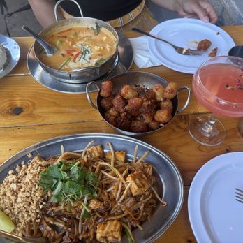 Kati Portland - Pad Thai, Thai Home Sweet Chilli Tots 3P, Panang curry, Lychee martini - Thai Near Me - Portland, Oregon Kati Portland - Pad Thai, Thai Home Sweet Chilli Tots 3P, Panang curry, Lychee martini - Thai Near Me - Portland, Oregon