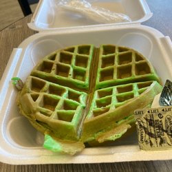 Bambu - Pandan waffle