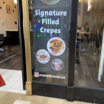 Crème De La Crème - Store Entrance - Desserts Near Me - Chandler, Arizona