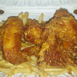 Red Apple Chinese Restarant - Chicken wings with French fries